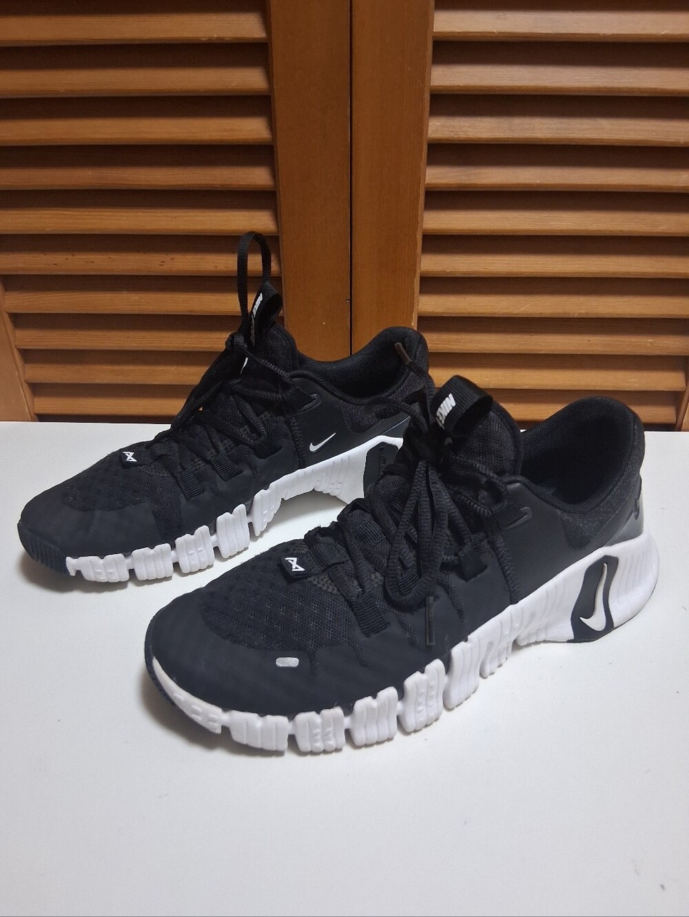 Nike Free Metcon 5 Black and White Men's Trainers * Size: 7
